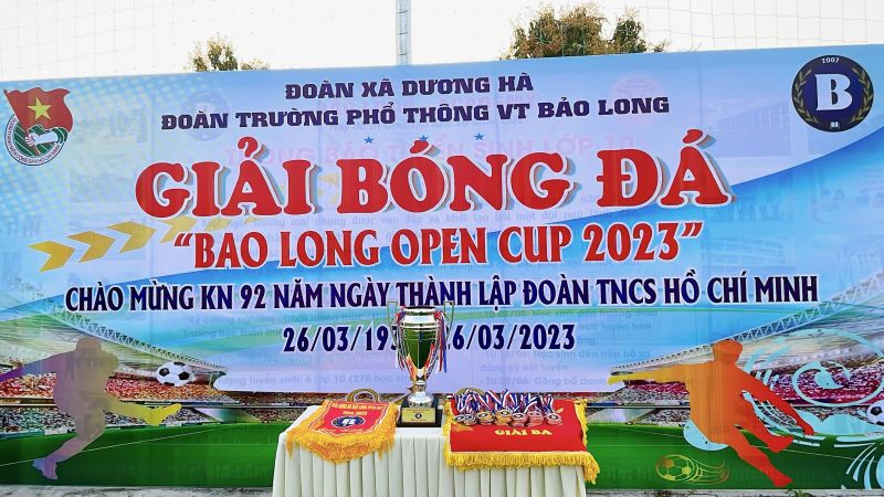 Giải Bóng đá Nam chào mừng kỷ niệm 92 năm Ngày thành lập Đoàn TNCS Hồ Chí Minh