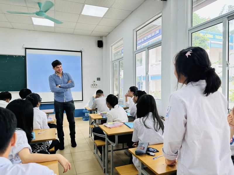 HỌC TIẾNG ANH VỚI NGƯỜI NƯỚC NGOÀI