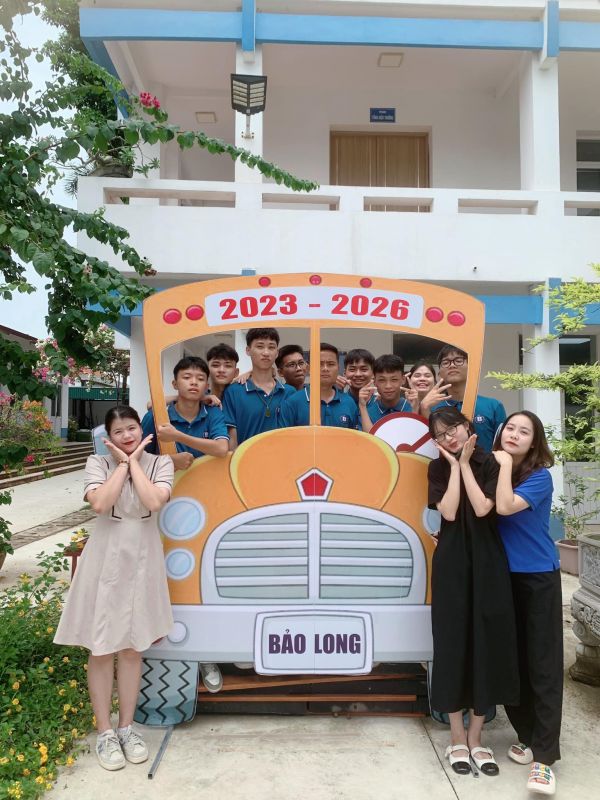 KHOẢNH KHẮC BẢO LONG