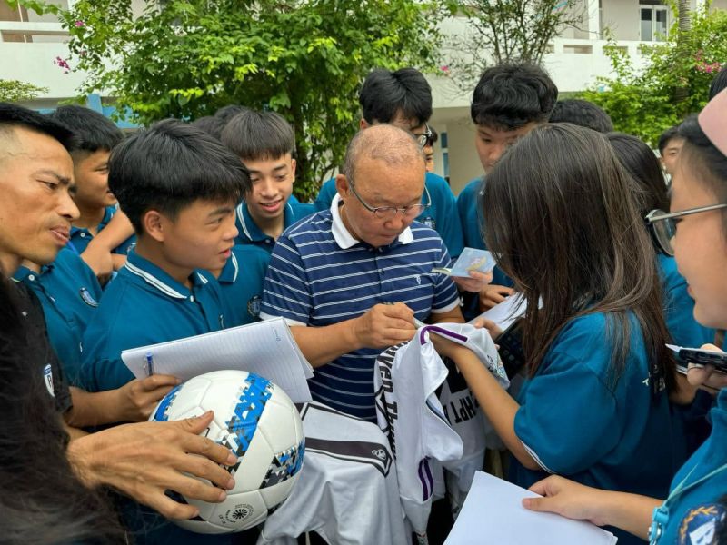 TRƯỜNG PTLC BẢO LONG MỞ TUYỂN SINH LỚP 10 ĐỢT 3 NĂM HỌC 2024-2025