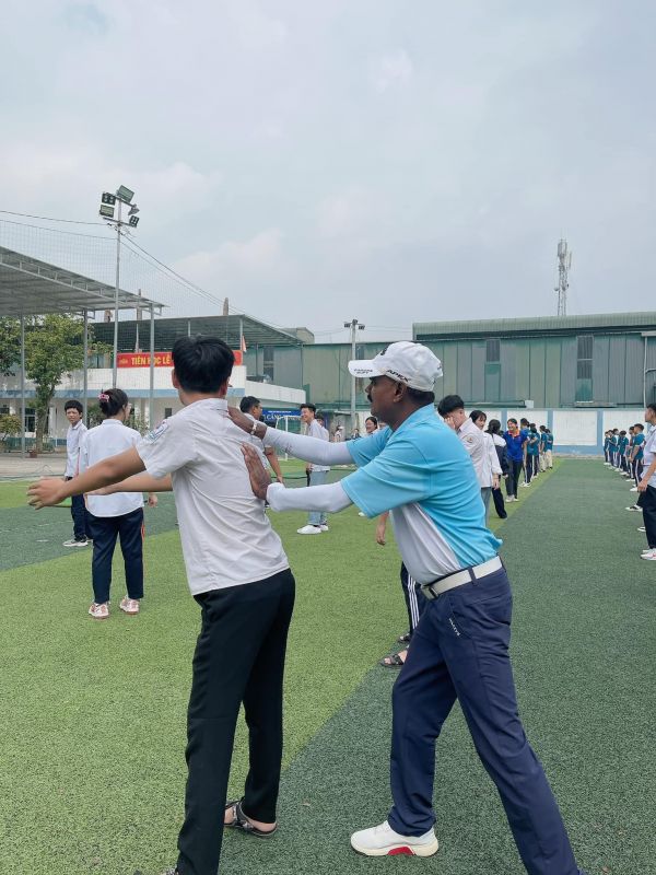 ĐƯA BỘ MÔN GOLF VÀO GIẢNG DẠY TẠI TRƯỜNG BẢO LONG