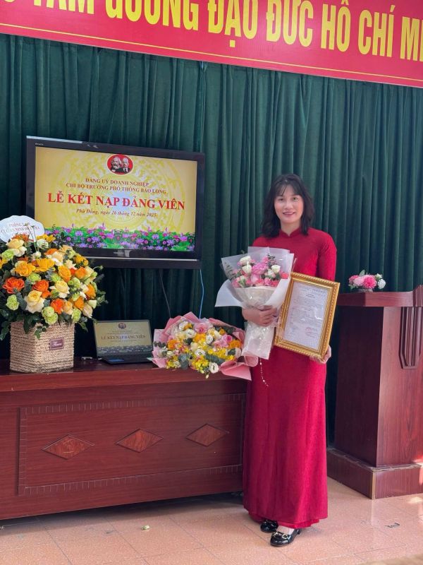 LỄ KẾT NẠP ĐẢNG VIÊN