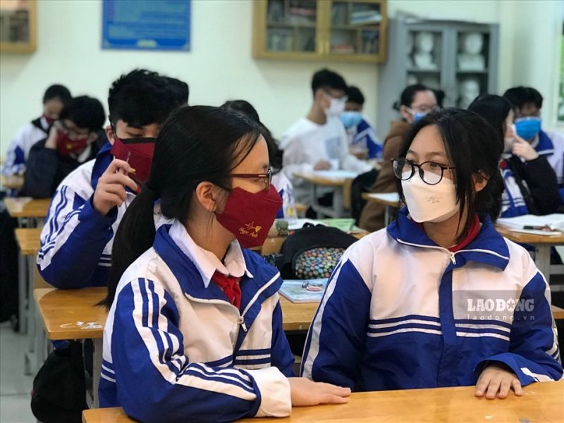 Tuyển sinh lớp 10: Học sinh Hà Nội "mất ăn mất ngủ" đợi công bố môn thứ 4